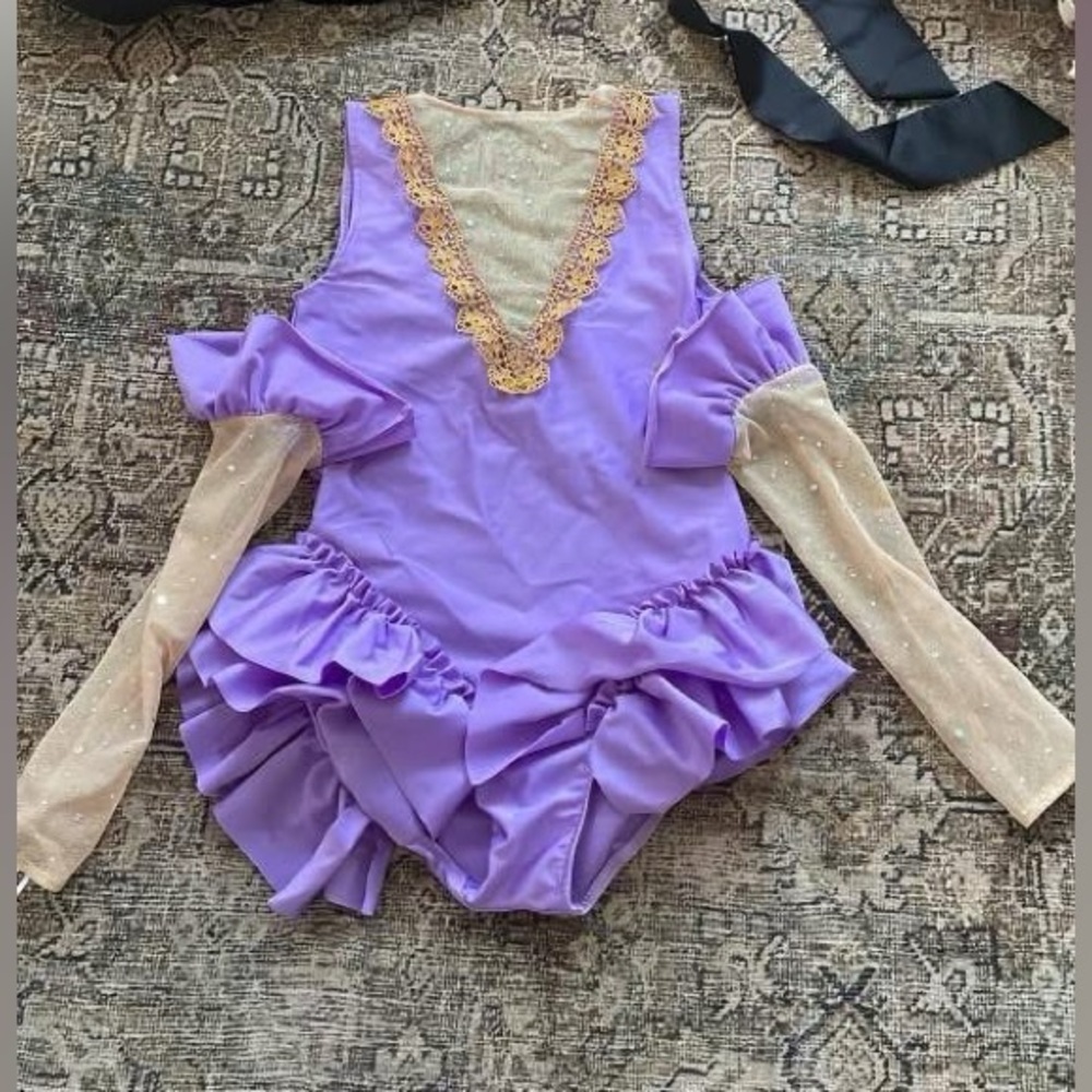 Belle Threads Greatest Showman Anne Wheeler Costume